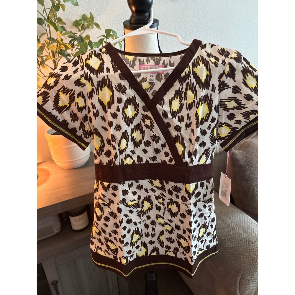 Koi by Kathy Peterson Scrub Top Womens XS Brown Yellow Leopard Mock‎ Wrap NWT